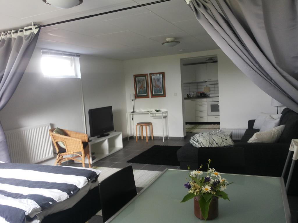 Laegenhet Lillisgarden Guest House Vallakra ภายนอก รูปภาพ