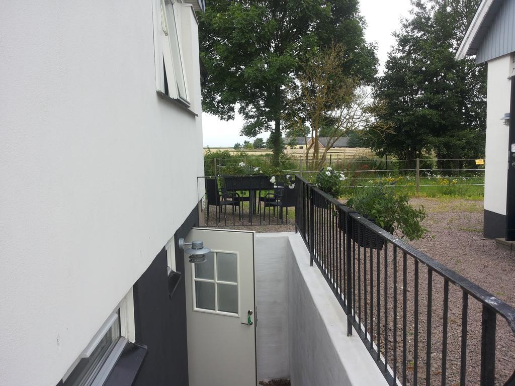 Laegenhet Lillisgarden Guest House Vallakra ภายนอก รูปภาพ